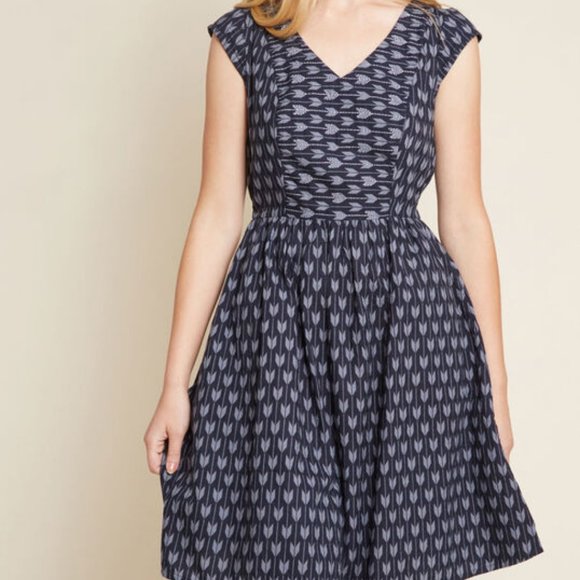 Modcloth Skillshare in the Air A-Line Arrows Dress - Picture 2 of 12